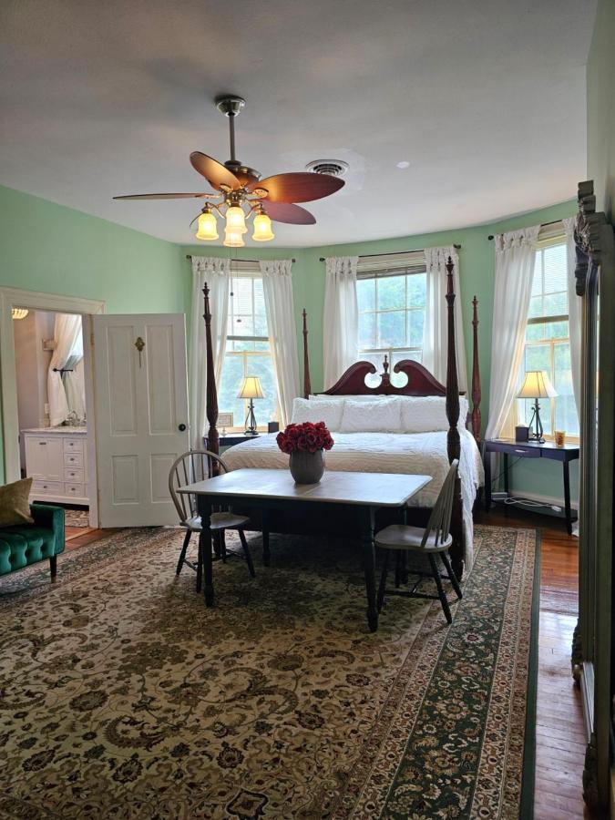 Bed and Breakfast Winridge Manor Madison Heights Zimmer foto